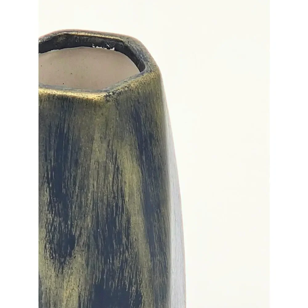 Black Ceramic Vase with Gold Accents – Rustic Modern Pottery Decor